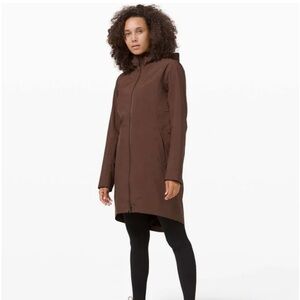 Lululemon women’s Brown Rain Rebel Jacket  Size 6 Pockets